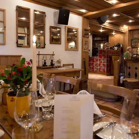 Alpenrose Mit Gourmet-restaurant Azalée Gstaad