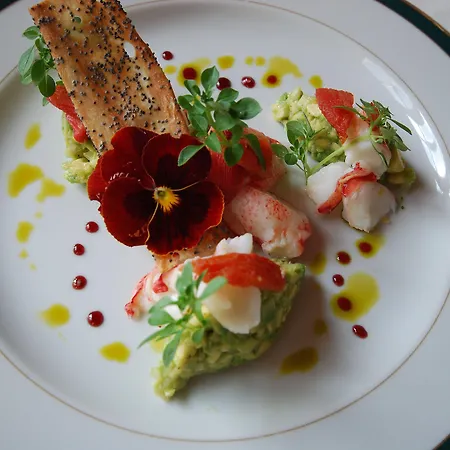 Alpenrose Mit Gourmet-restaurant Azalée Gstaad