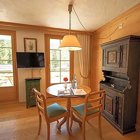 Alpenrose Mit Gourmet-restaurant Azalee 4* Gstaad
