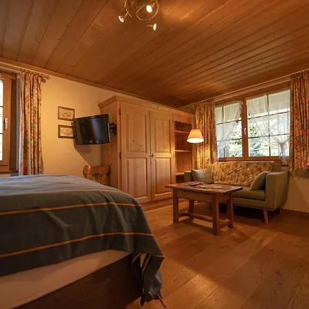 Alpenrose Mit Gourmet-restaurant Azalee Otel Gstaad